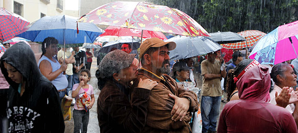 <p>TEGUCIGALPA.- Lluvias de leves a moderadas producto de una cuña de alta presión, se registrarán este...&nbsp;<a href='http://www.latribuna.hn/2012/01/27/pronostican-lluvias-leves-para-el-fin-de-semana/'></a></p>http://www.latribuna.hn/wp-content/uploads/2012/01/lluvias-5801.jpg