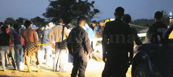<p>Dos campesinos muertos e igual cantidad de heridos es el saldo que dejó este viernes un enfrentamiento...&nbsp;<a href='http://www.latribuna.hn/2013/05/18/enfrentamiento-entre-guardias-y-campesinos-deja-dos-muertos/'></a></p>http://www.latribuna.hn/wp-content/uploads/2013/05/campe3-580.jpg