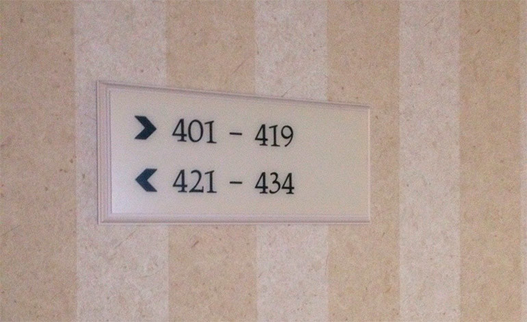 Résultat de recherche d'images pour "420 hotel"