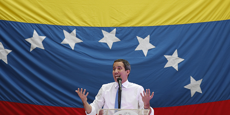 EEUU pide a Guaidó hacerse a un lado, en un giro de estrategia para Venezuela