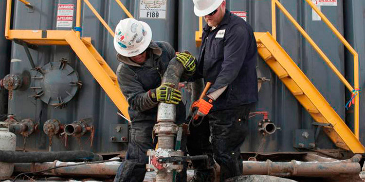 Por falta de almacenamiento el petróleo cierra en negativo en EEUU