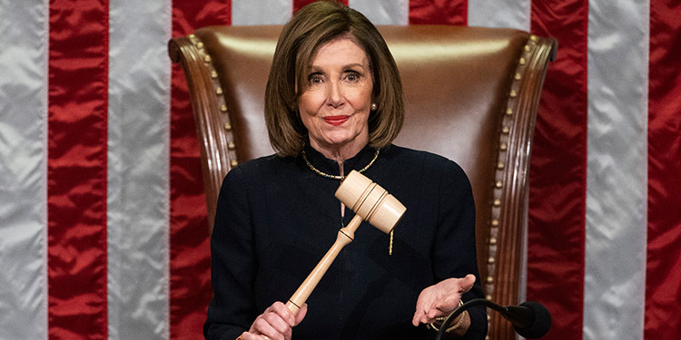 Pelosi tacha de ‘bazofia inconstitucional’ las órdenes económicas de Trump