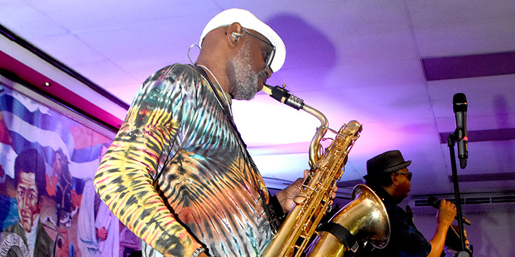 La banda de jazz Dirty Dozen ofrece concierto para celebrar el Mes de la Herencia Afroestadounidense