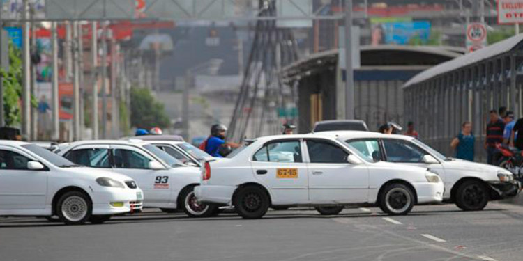 Taxistas a paro nacional mañana por inseguridad