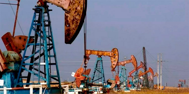 El petróleo cae a $31.50 tras suspensión de viajes