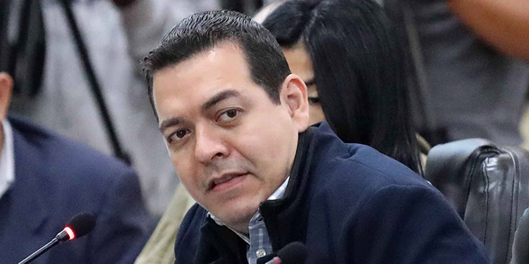 Ministro de Trabajo: Maquila hondureña puede trabajar un año seguido