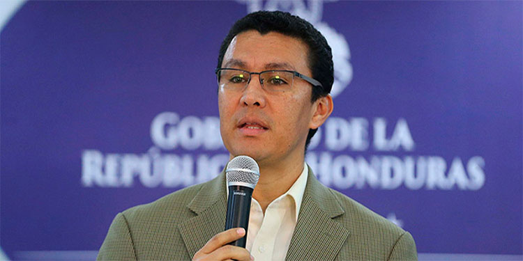 Aclaración de parte de Ministro Ebal Diaz