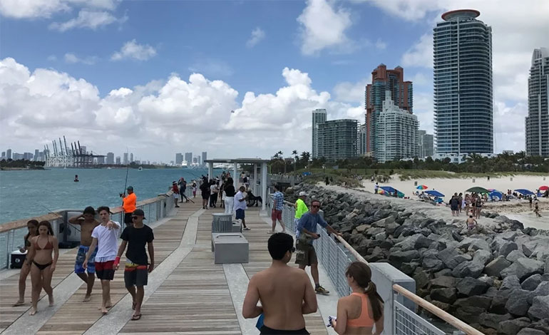 Florida contabiliza 30.533 contagios de COVID-19 y más de 1.000 muertes