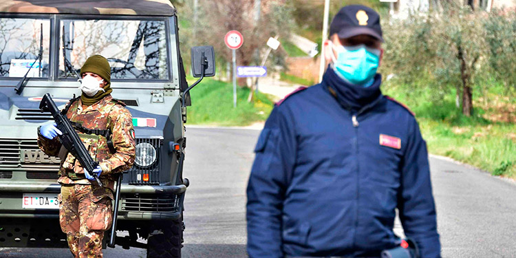 Los muertos en Italia superan los 8,000 y suben de nuevo los contagios