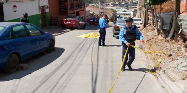 Acribillan a hombre en solitaria calle