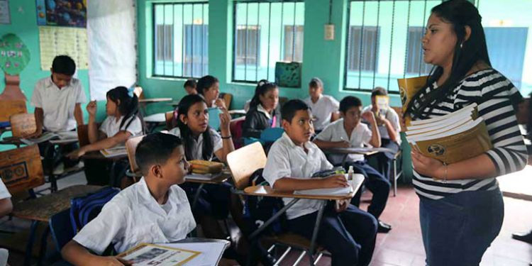 Docentes ganan más en Gracias a Dios