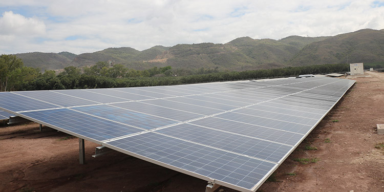 Cementos Argos y Celsia Inauguran granja de energía solar