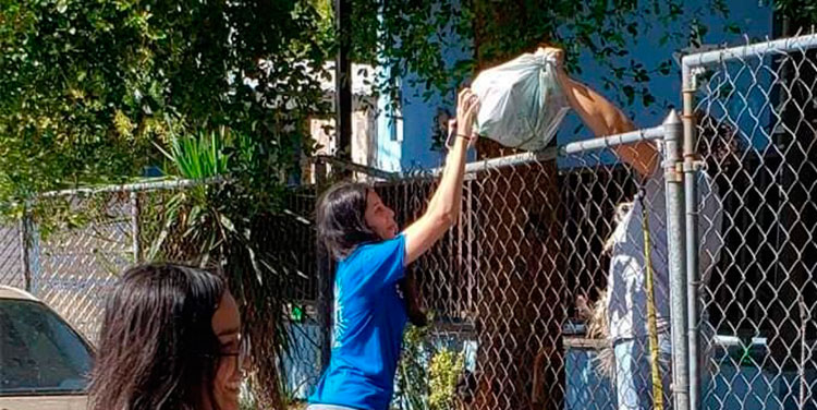 Iglesia La Luz del Mundo, reparte despensas a familias