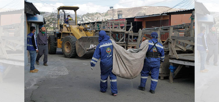 Alcaldía realiza limpieza en mercados para evitar el coronavirus (Galería)