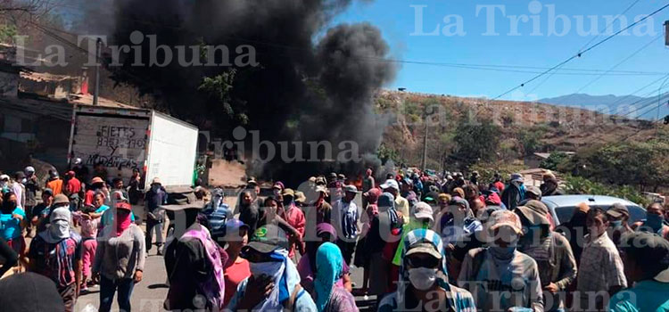 Pepenadores se toman la carretera a Olancho 