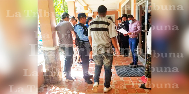 Por incumplir medidas en prevención al COVID-19 son detenidas 13 personas