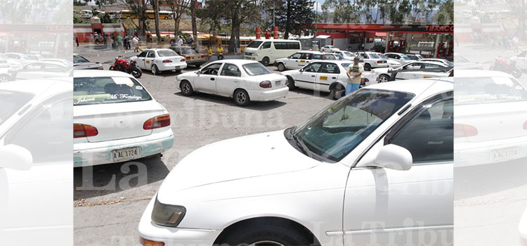 Más de 35 mil taxistas serán beneficiados con bono de alimentos por parte del gobierno