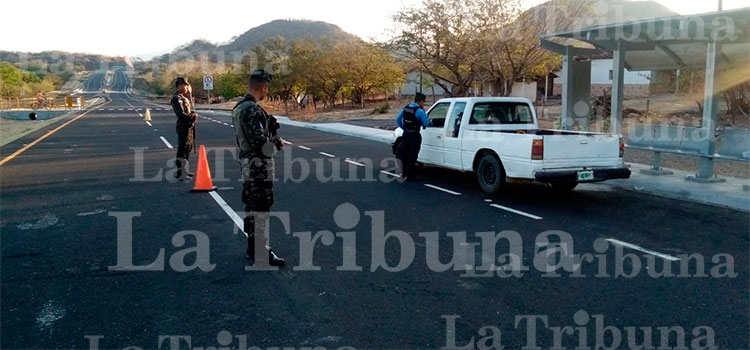 Restringen garantías constitucionales para enfrentar COVID-19
