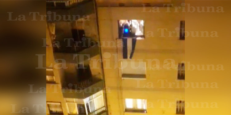 Catrachos ponen en ambiente con ‘Tusa’ a vecindario de España durante aislamientos (Video)