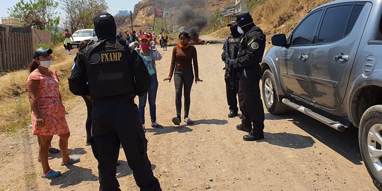Antimaras le cae a grupos que piden dinero en calles