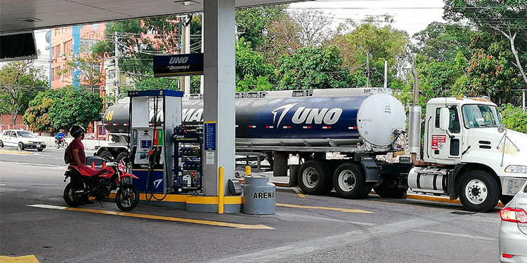 En 75% cae consumo de derivados del petróleo