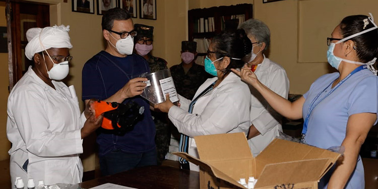 Hospitales reciben equipos de bioseguridad