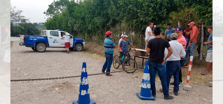 Aldeas, colonias y municipios cierran paso de personas para evitar contagio de COVID-19 