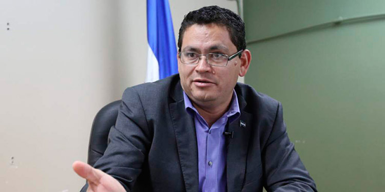 Marlon Escoto sugiere hacer un replanteamiento del sistema educativo en Honduras