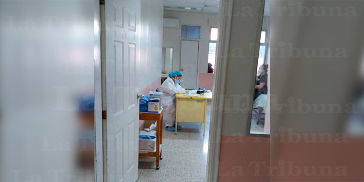 Director del Hospital San Felipe: hospitales regionales se están llenando de pacientes con COVID-19