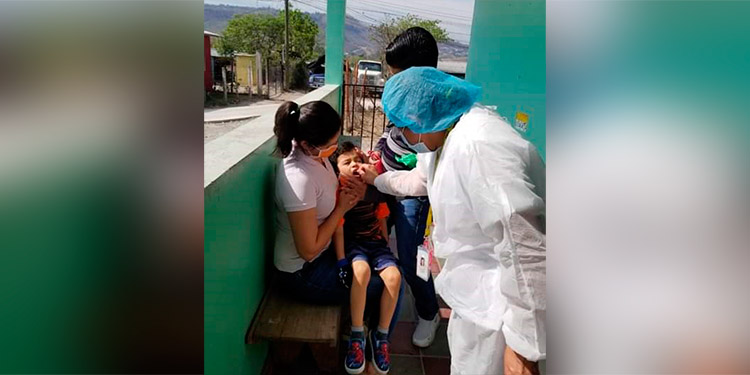 Realizan vacunación por demanda espontánea en establecimientos de salud