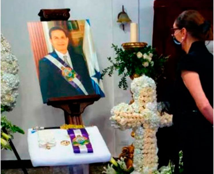 Cuerpo de expresidente Callejas fue recibido en ceremonia sencilla (Galería)