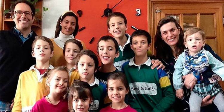Un matrimonio español y sus once hijos ganan la batalla al coronavirus
