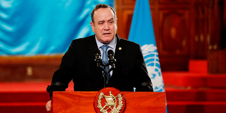Presidente de Guatemala se reúne con la mesa de diálogo sobre el presupuesto 2021