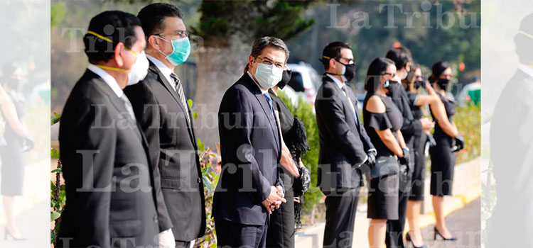 Cuerpo de expresidente Callejas fue recibido en ceremonia sencilla (Galería)