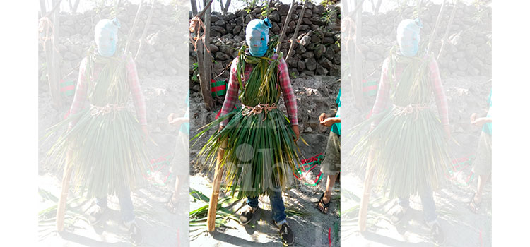 Con máscaras y trajes rasgados “Judíos” desobedecen la cuarentena por COVID-19 en El Paraíso (Video)
