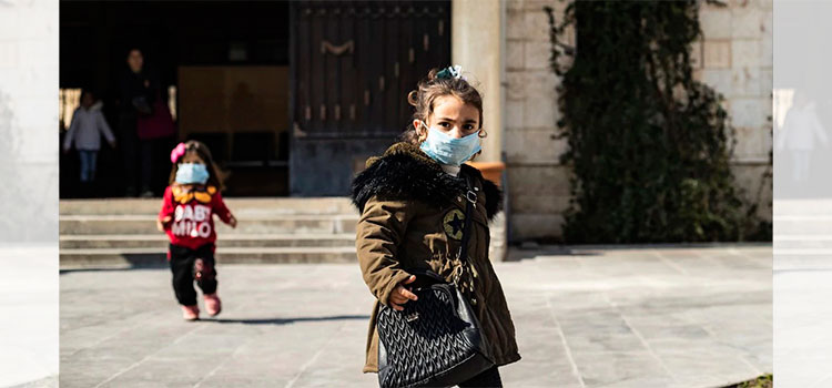 Estudian por qué el coronavirus afecta tan poco a los niños