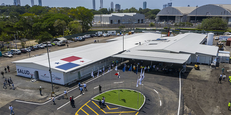 Panamá construye en menos de un mes hospital modular para casos de COVID-19