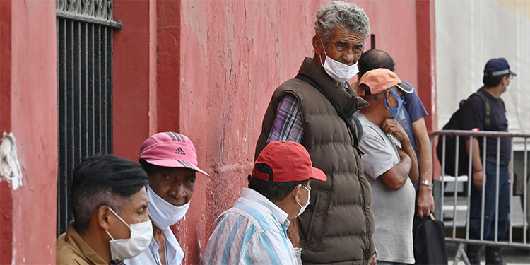 Ingenieros peruanos crean brazalete anticontagio de COVID-19