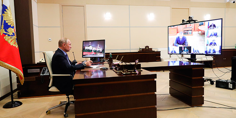 Putin se pasa al teletrabajo tras estar en contacto con un médico infectado