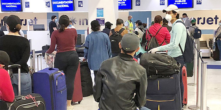 Unos 270 hondureños en Europa regresan al país y harán cuarentena en casa