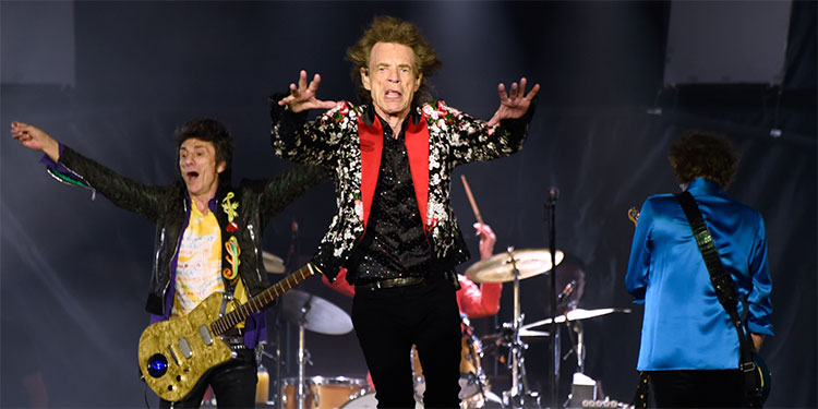 Los Rolling Stones lanzan una nueva y elocuente canción: "Living in a Ghost Town" (Video)