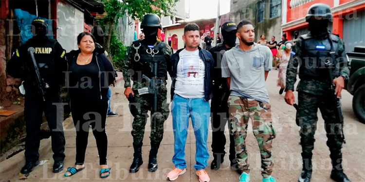 Capturan a tres miembros de la MS-13 por cobro de extorsión en El Reparto