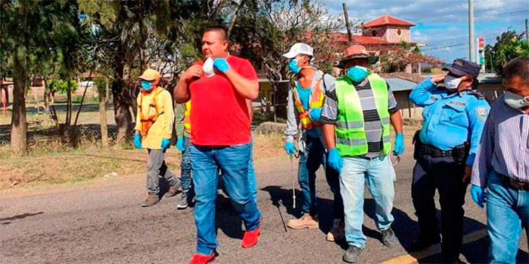 Persona con COVID-19 habría infectado a 25 pobladores más
