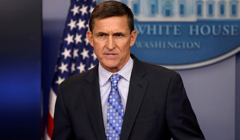 Trump indulta a su exasesor Michael Flynn, quien mintió al FBI sobre Rusia
