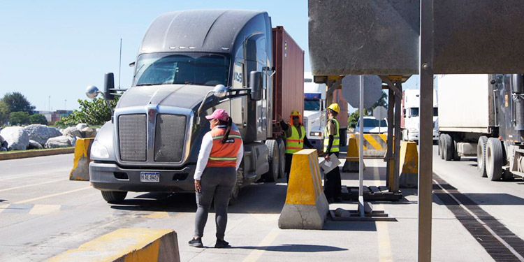 Aduanas de Honduras dan inicio al registro de conductores de carga terrestre