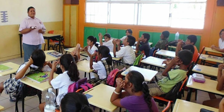 El Estado debe intervenir crisis entre los padres de familia y centros educativos privados