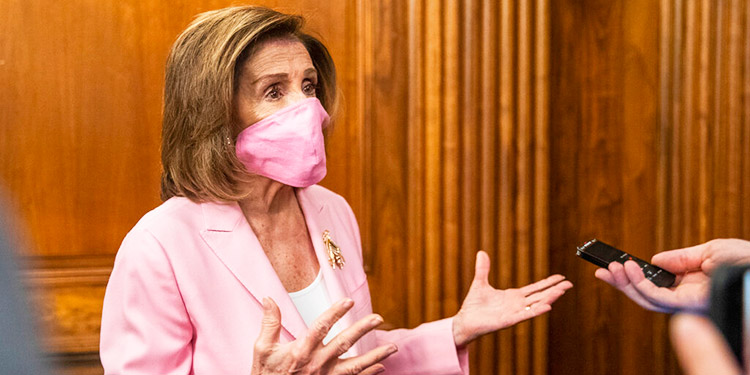Pelosi pide más fondos para combatir la pandemia de COVID-19