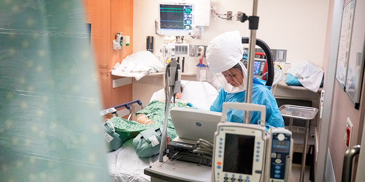 Dejar la UCI es solo el primer paso para los pacientes graves de COVID-19; conozca lo que sigue