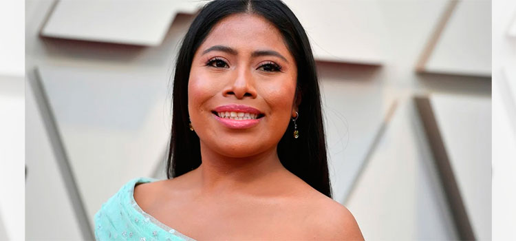 Yalitza Aparicio reaparece con mensaje al personal médico ante la pandemia