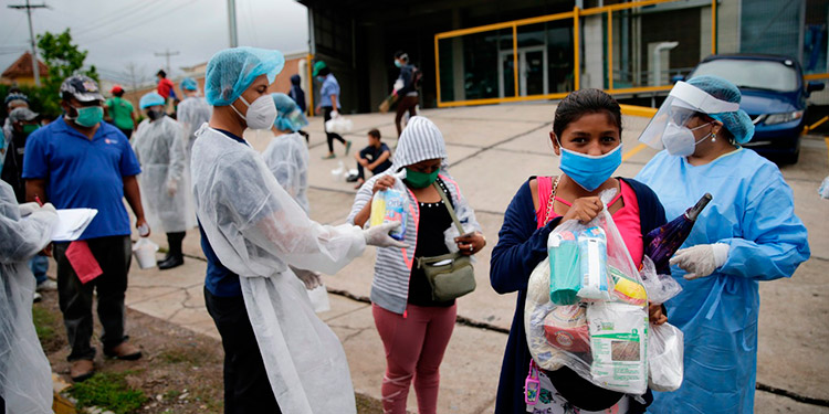 El encarguito solidario llega a familias que viven en la calle